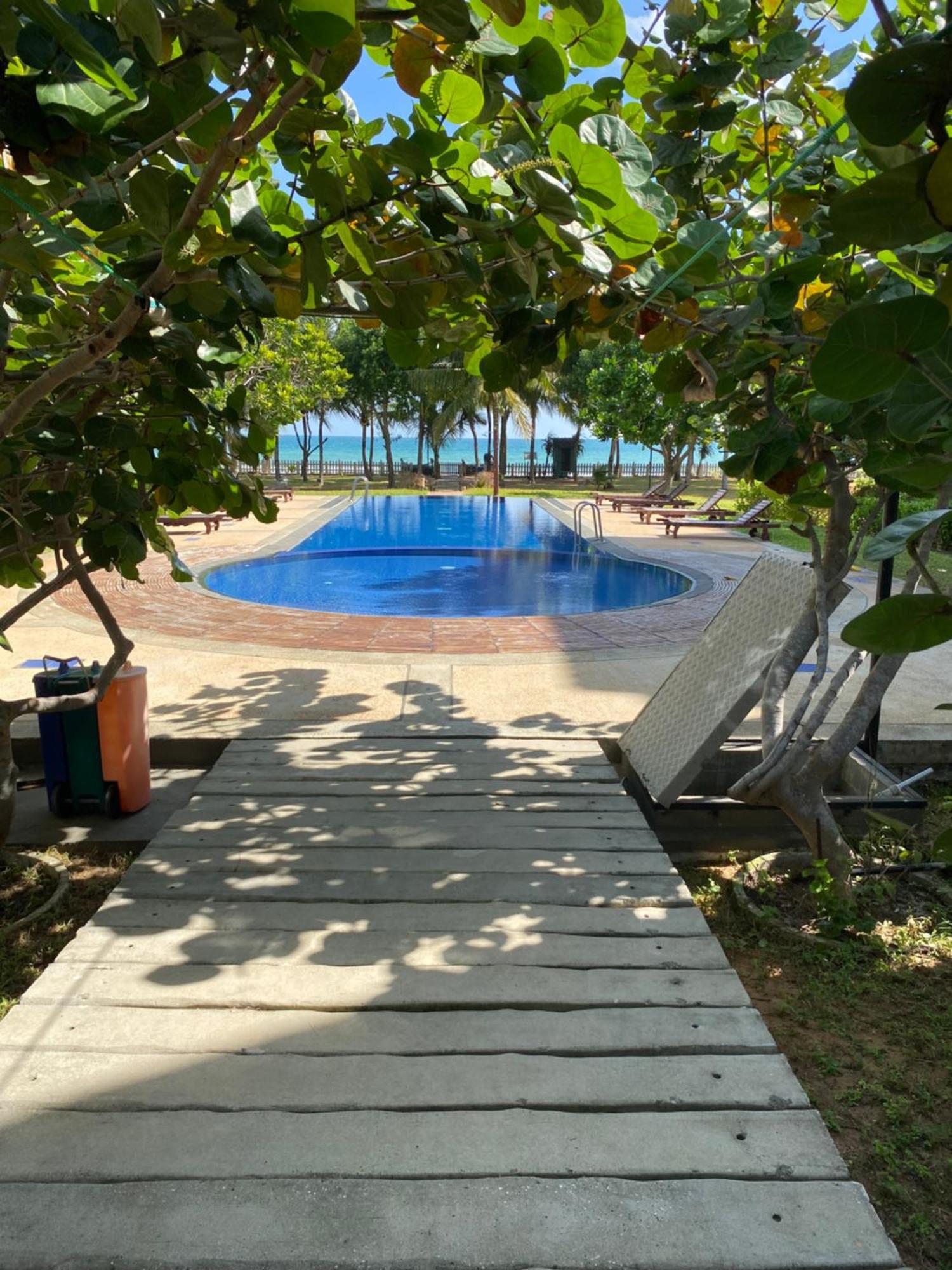 Beach Bliss Trincomalee Buitenkant foto